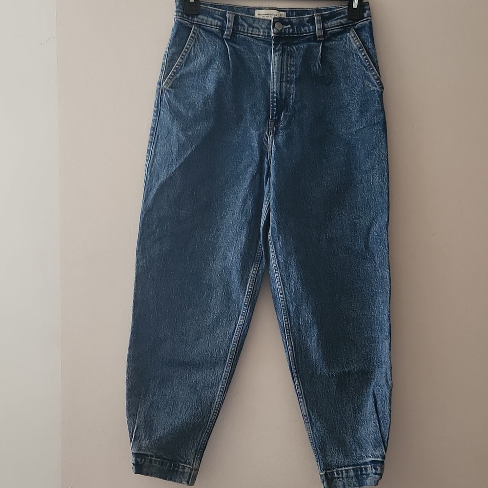 Abercrombie & Fitch Ultra High Rise Tapered Hem Jean Pants sz 29/8